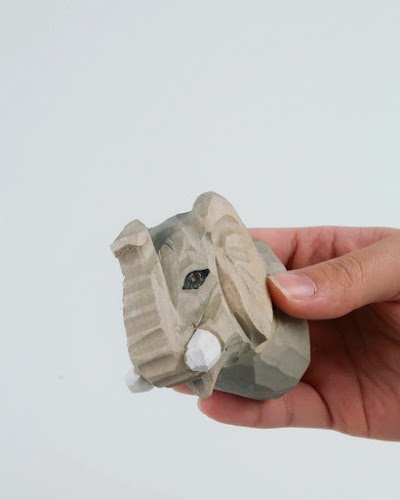 Ferm Living — Elephant Hand Carved Hook — Móc treo gắn tường